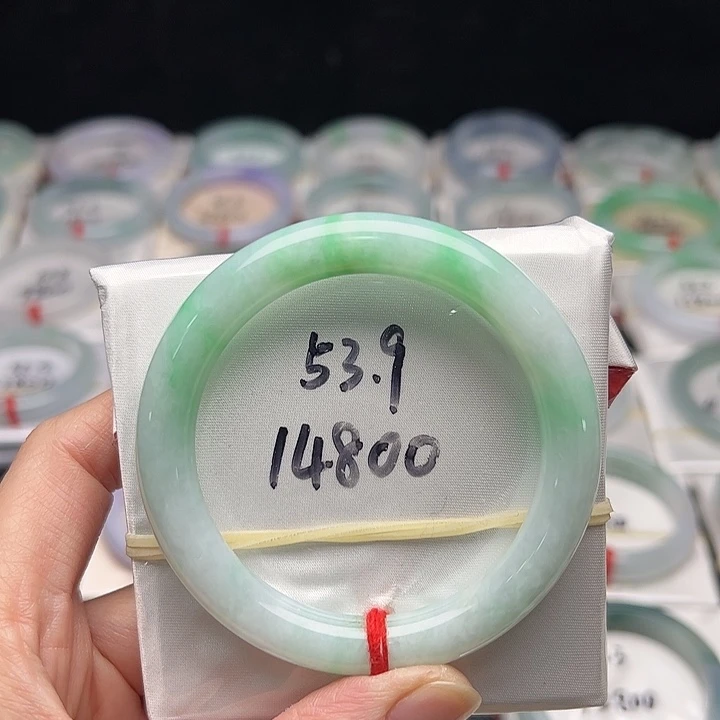 翡翠未镶嵌手镯（圆镯）