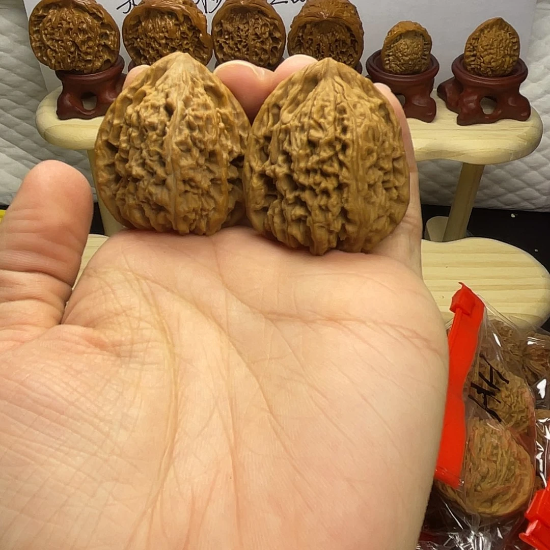 小***新把件文玩核桃南疆小对儿手把件