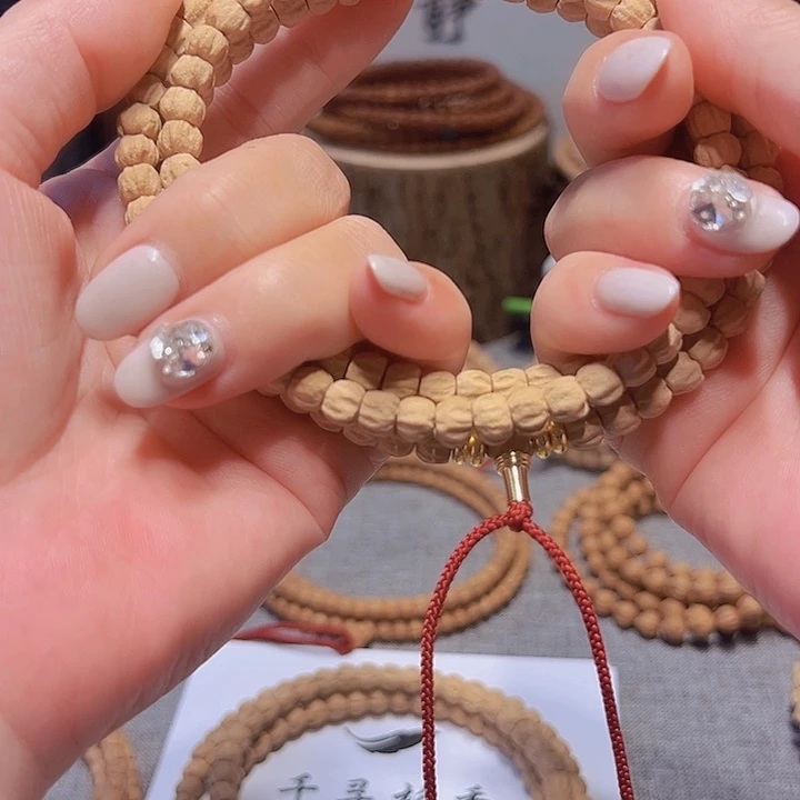 用***在吊坠柏香籽/百香籽