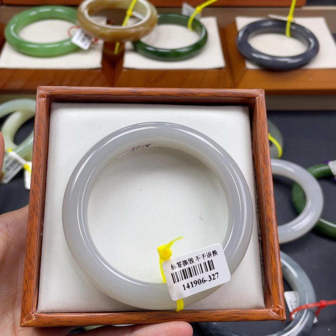 【闪购商品】未镶嵌手镯和田玉92。   57.8