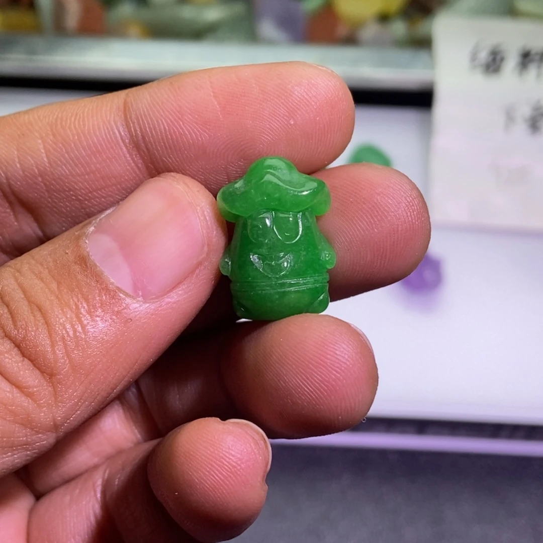 翡翠未镶嵌颈饰吊坠