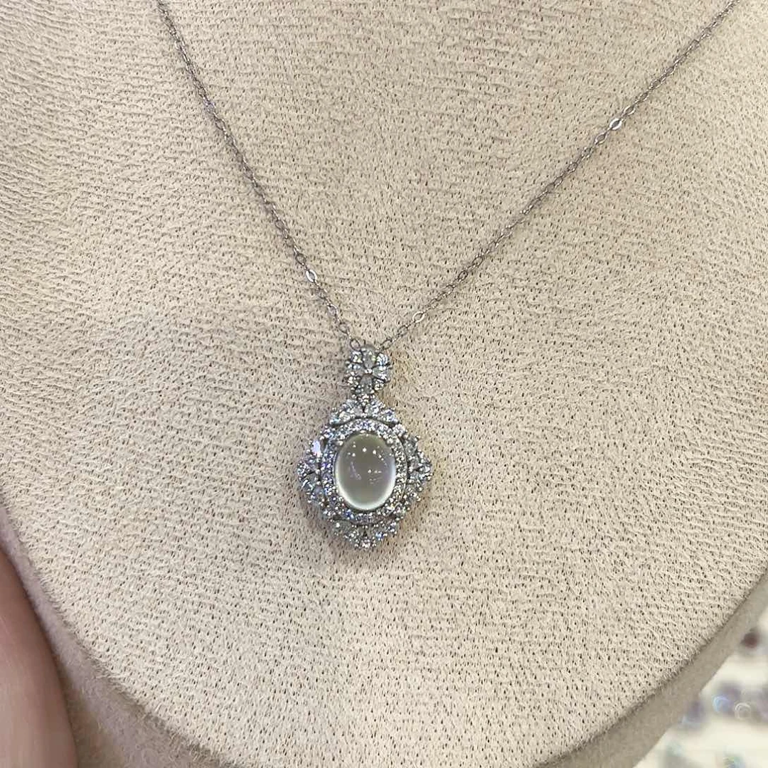 忬***蛇纹石玉银S925镶嵌颈饰