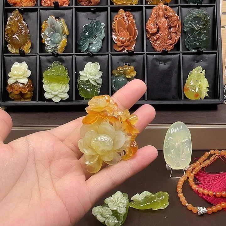易***寒未镶嵌蛇纹石玉吊坠(不含链)