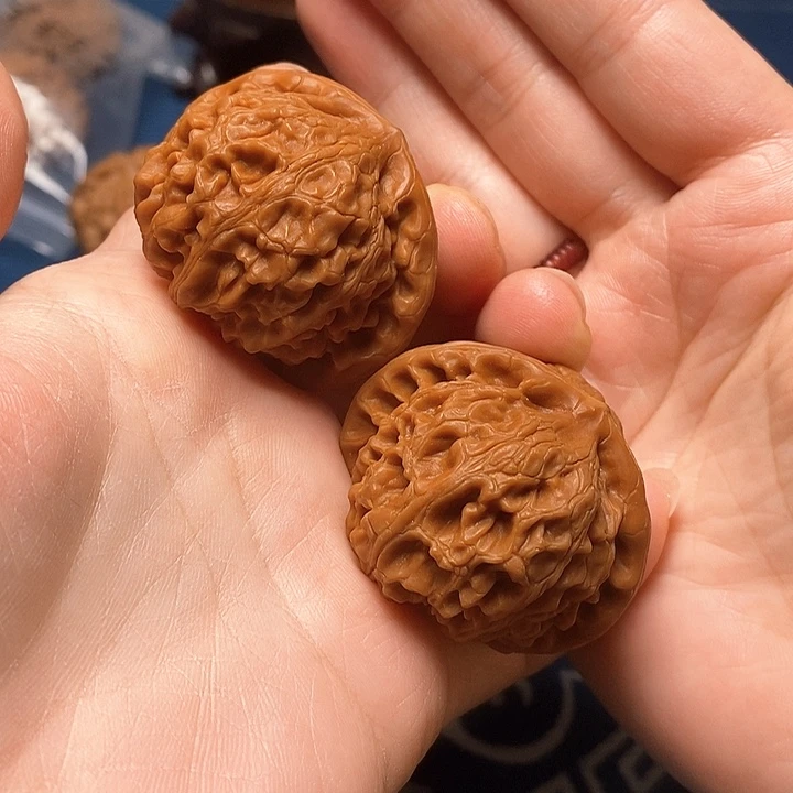 文玩核桃把件宫灯