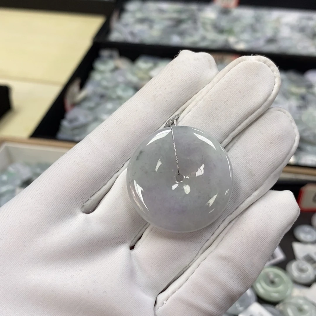 翡翠颈饰未镶嵌平安扣