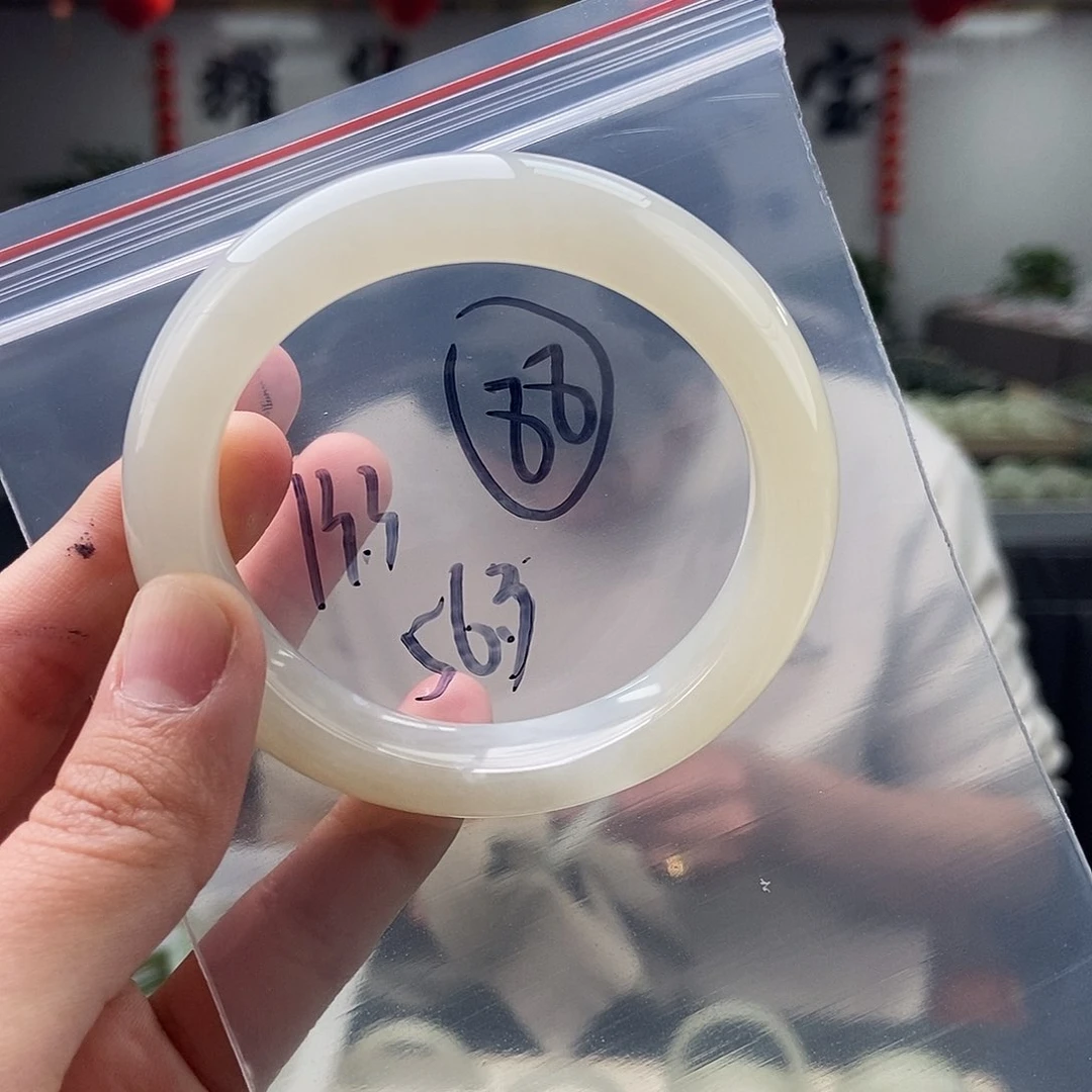 和田玉颜色多样性发拍一发一未镶嵌