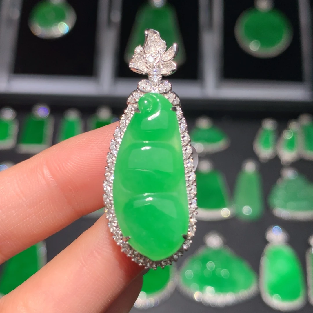 翡翠颈饰18K金镶嵌翡翠