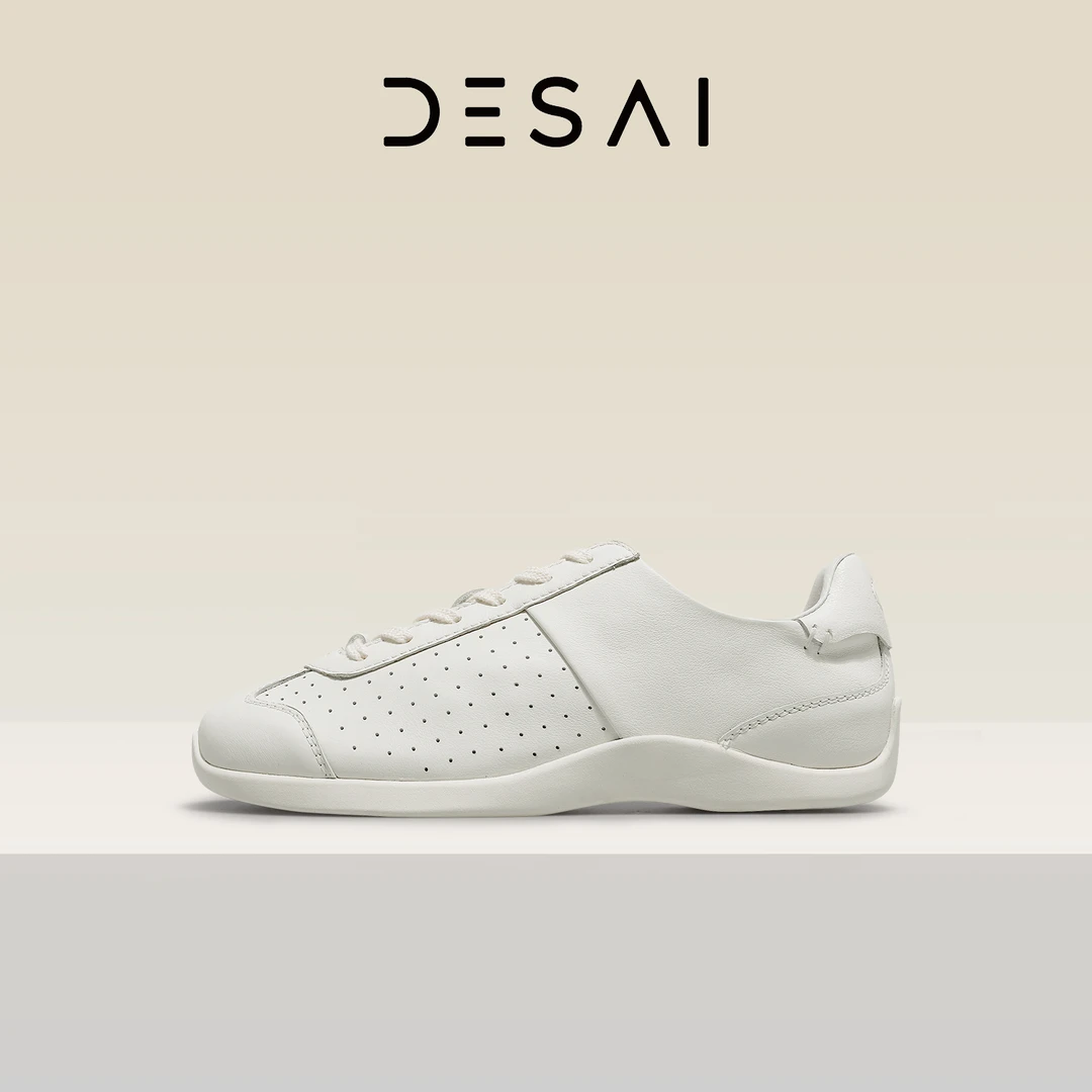 德赛夏季新款复古德训鞋百搭板鞋真皮透气打孔女士休闲鞋薄底鞋子