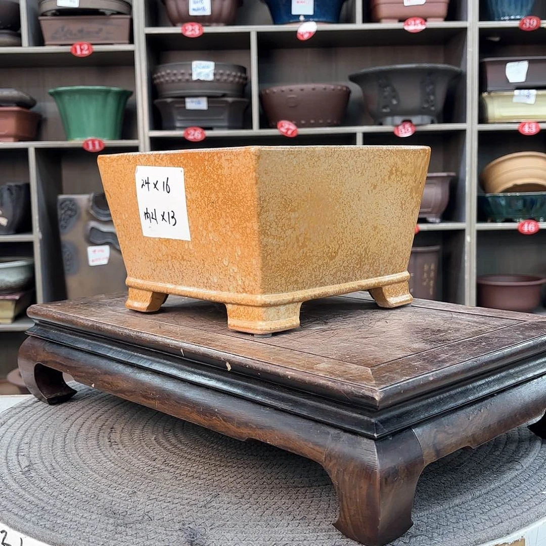 紫砂花盆邱*紫砂的颜色很好看