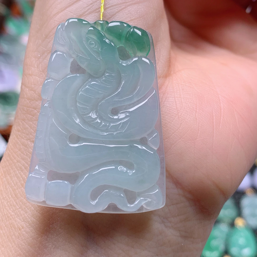 缅甸天然A货翡翠，飘花生肖蛇，编号206/1120尺39.5-28.4-4