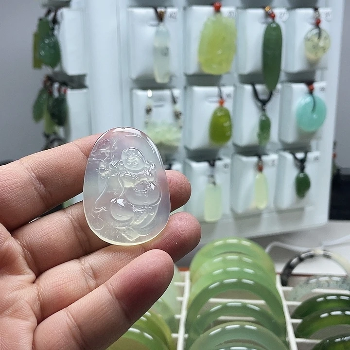 蛇纹石玉颈饰未镶嵌