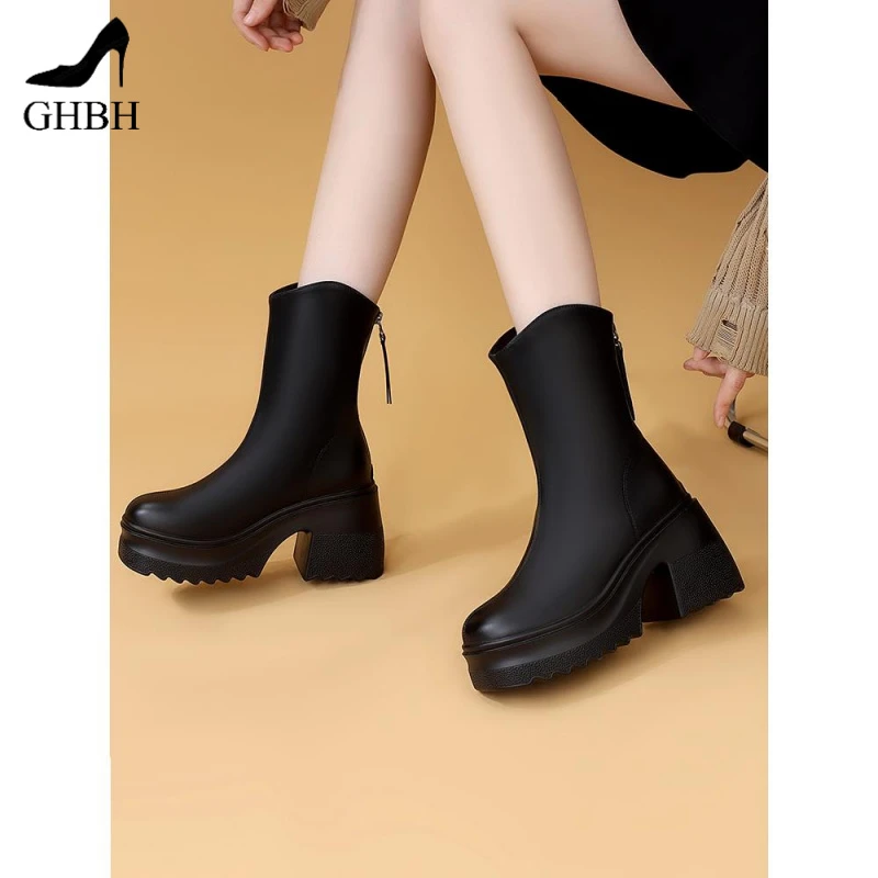 圆头坡跟马丁靴女2025新款秋季粗跟增高7cm百搭瘦瘦靴轻便配裙子