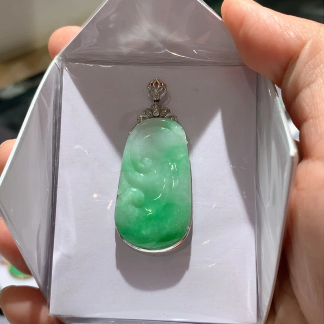 【闪购商品】翡翠颈饰18K金镶嵌翡翠首饰