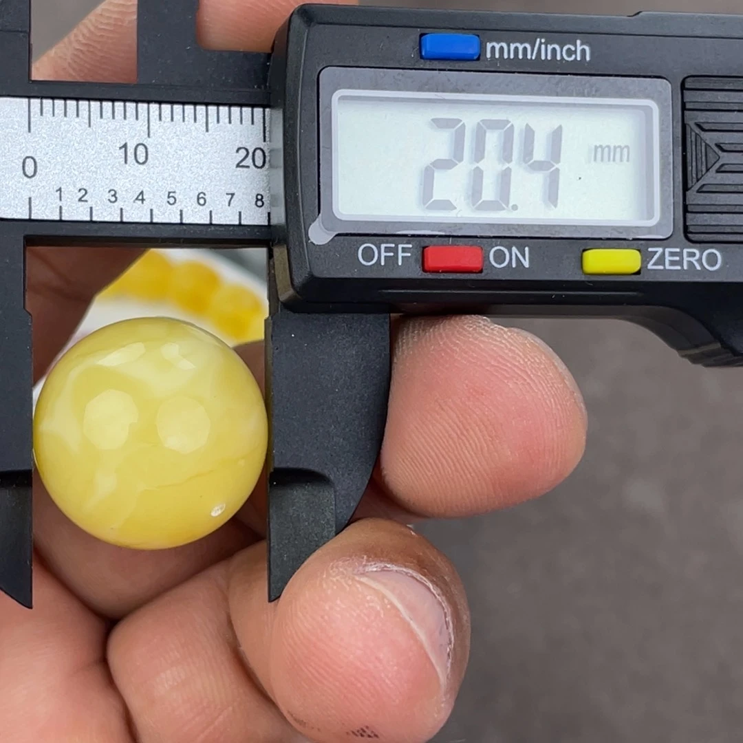 未镶嵌琥珀裸石39