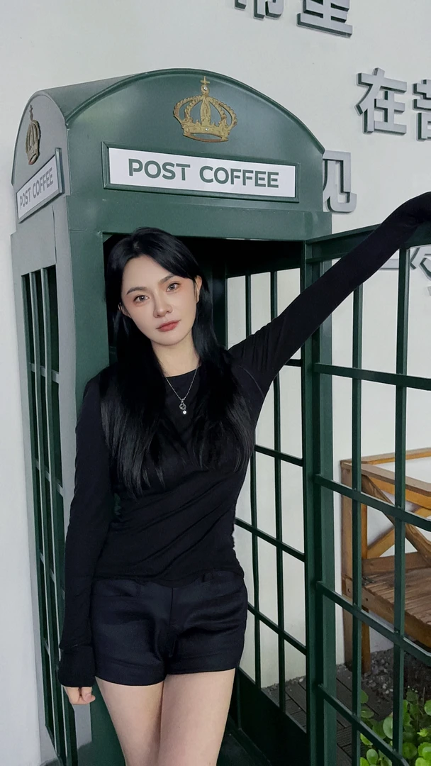 〔撕撕〕听号拍.春夏新款女装，性感辣妹小众潮流设计感