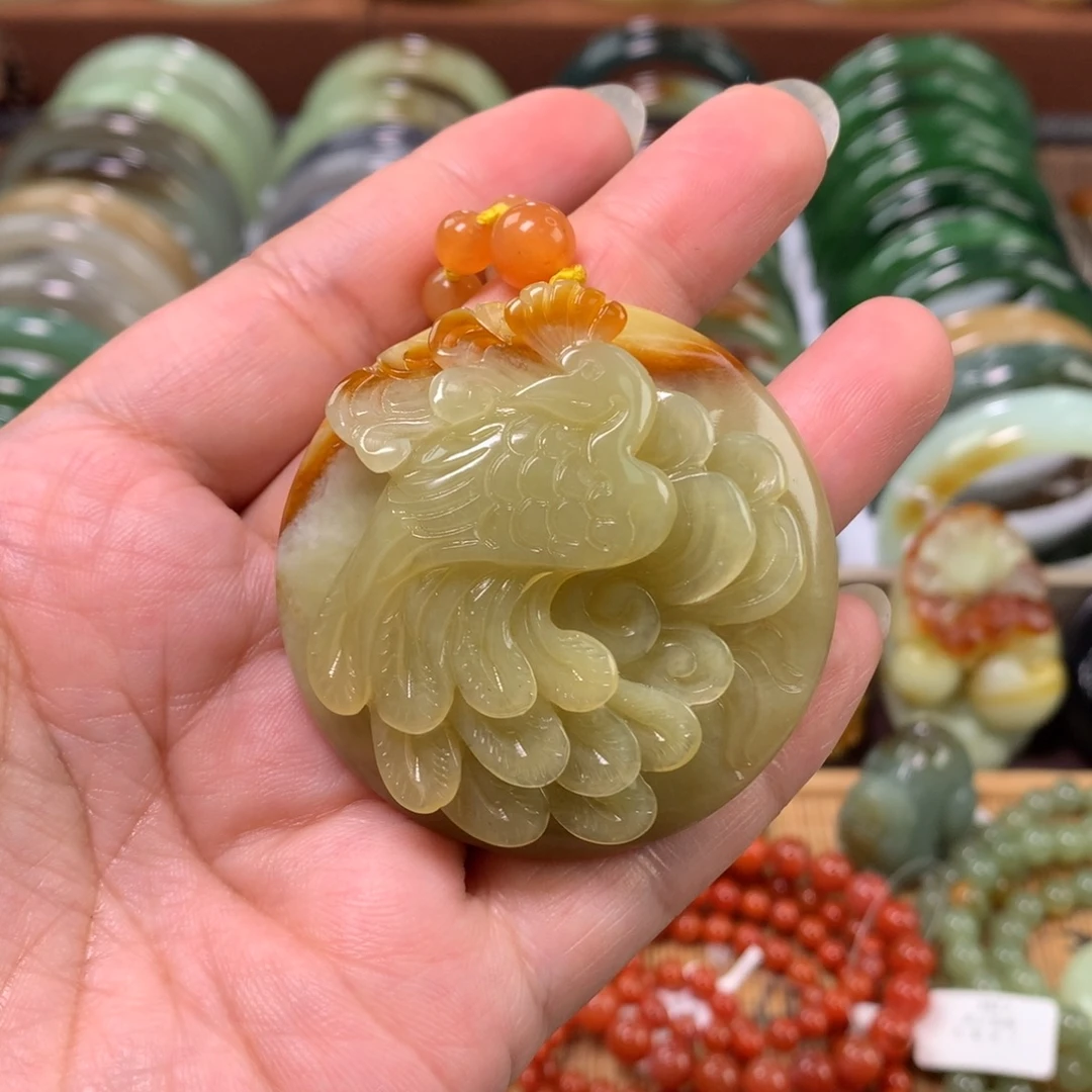 未镶嵌岫玉颈饰吊坠