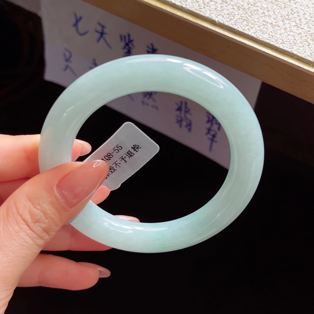 翡翠手镯未镶嵌手镯