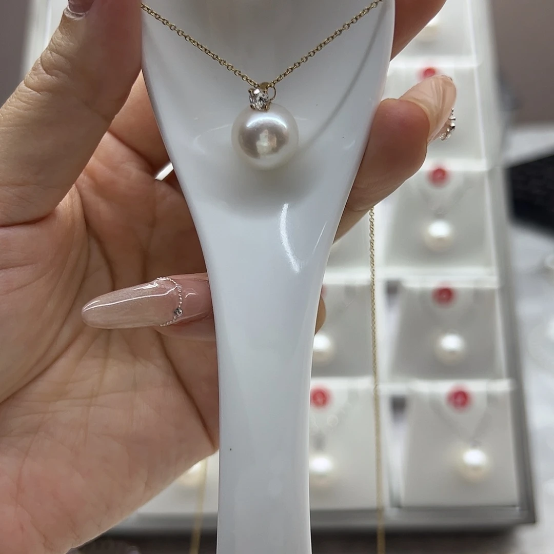 淡水珍珠颈饰18K金镶嵌