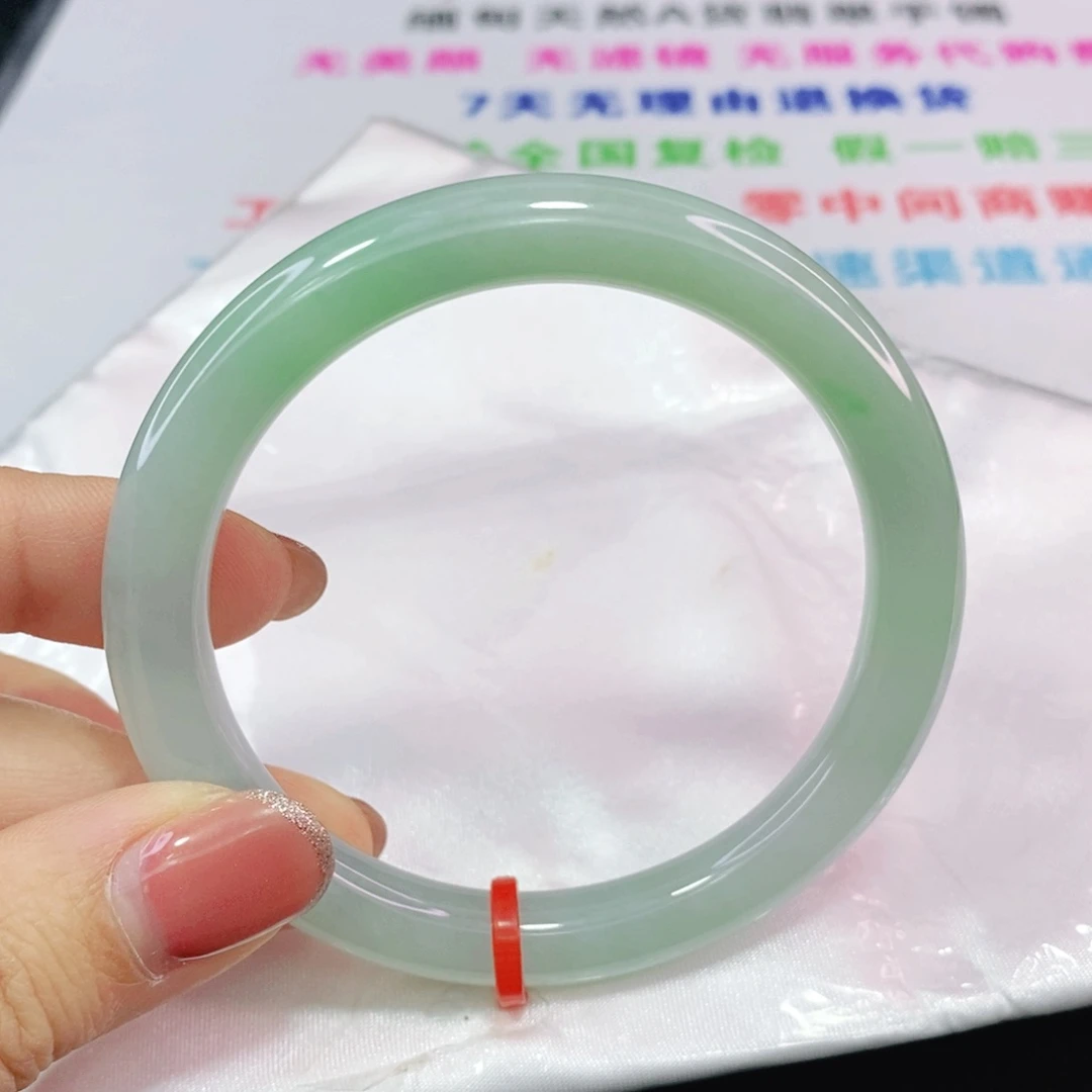 未镶嵌手镯（圆镯）翡翠57.2圈
