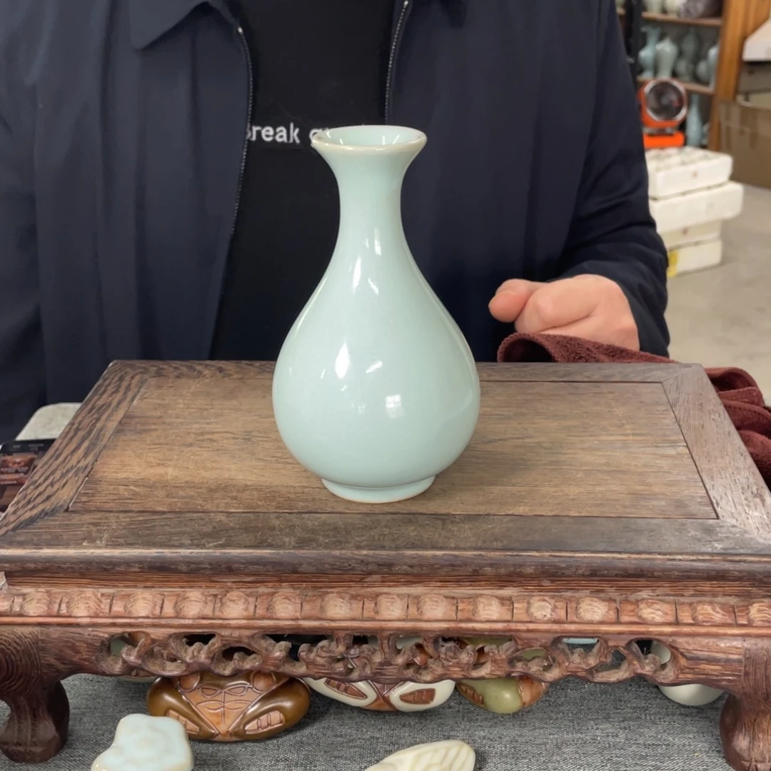 瓷片天青釉小玉壶春瓶