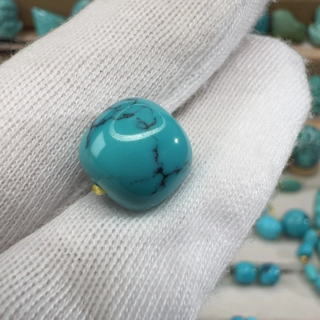 绿松石配饰未镶嵌