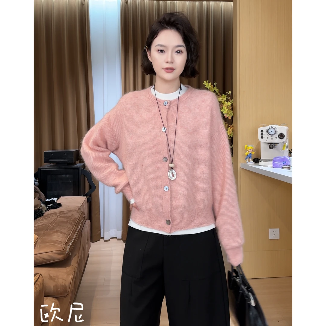 欧尼私服 2025秋季新品极简百搭樱花粉罗纹圆领毛衣开衫2509C5494