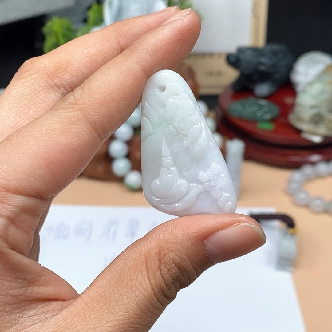 翡翠未镶嵌颈饰翡翠