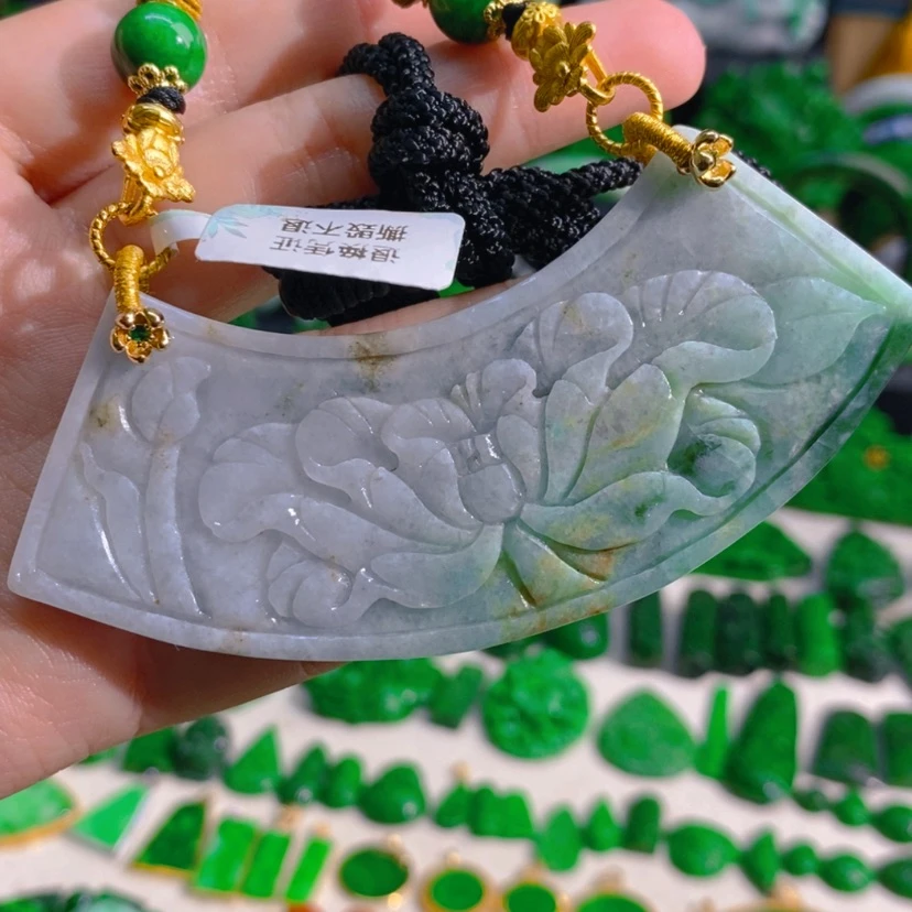 【闪购商品】翡翠未镶嵌颈饰吊坠