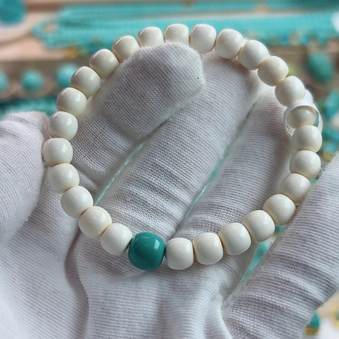 绿松石未镶嵌珠宝奇石（泡油）