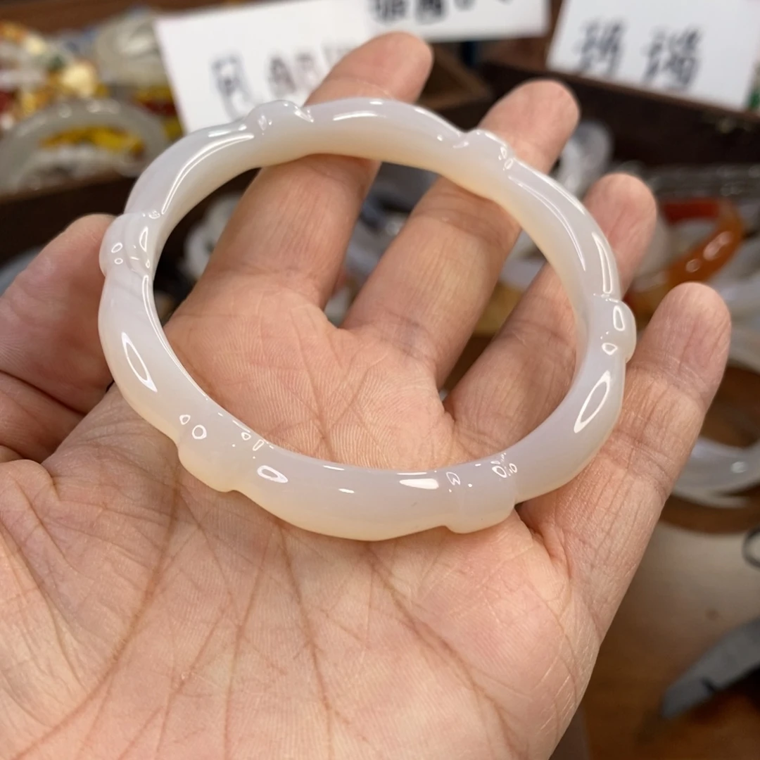玛瑙/玉髓未镶嵌手镯C32。59圈。