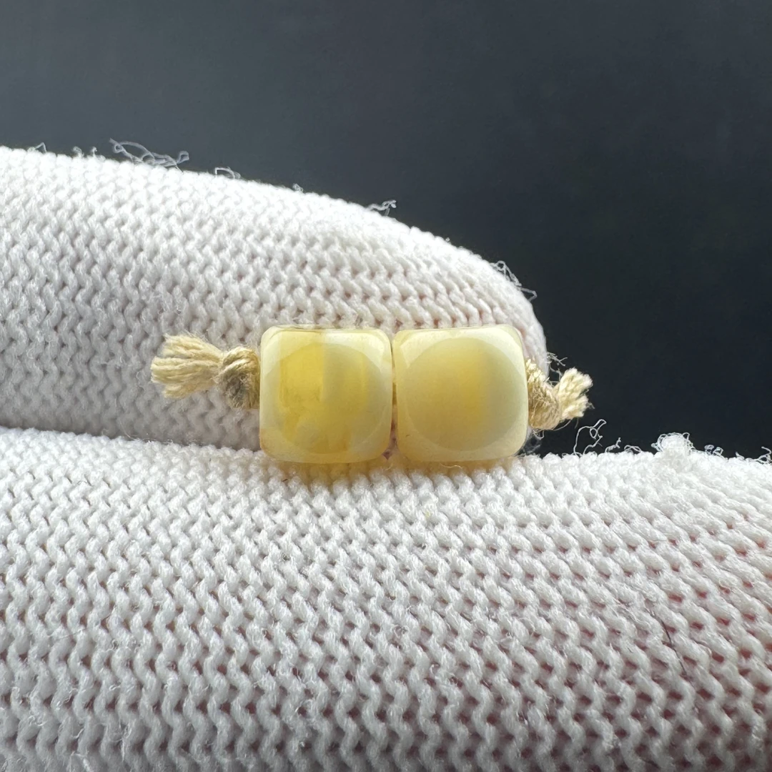 B6276天然原矿俄料蜜蜡瑕疵特价四方珠 6.2mm支持复检