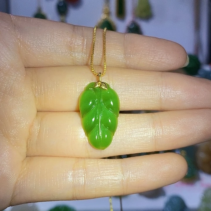 和田玉18K金镶嵌颈饰