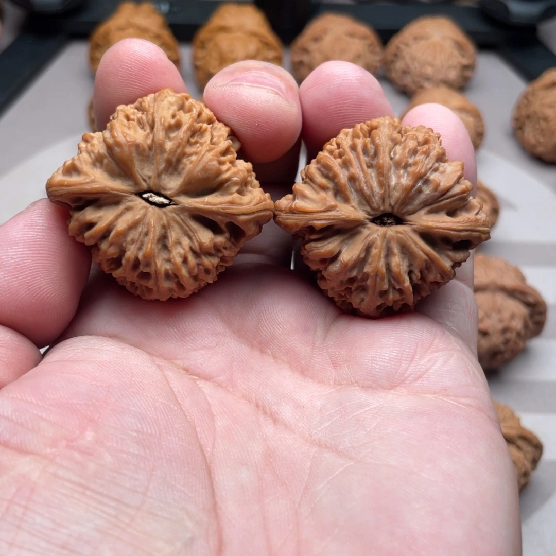 文玩核桃吊坠Q南疆