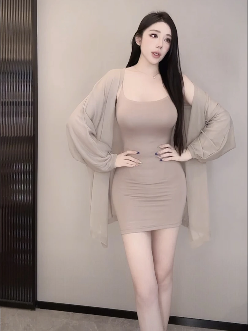 性感纯欲夏季吊带连衣裙女内搭收腰显瘦包臀短裙修身百搭薄款