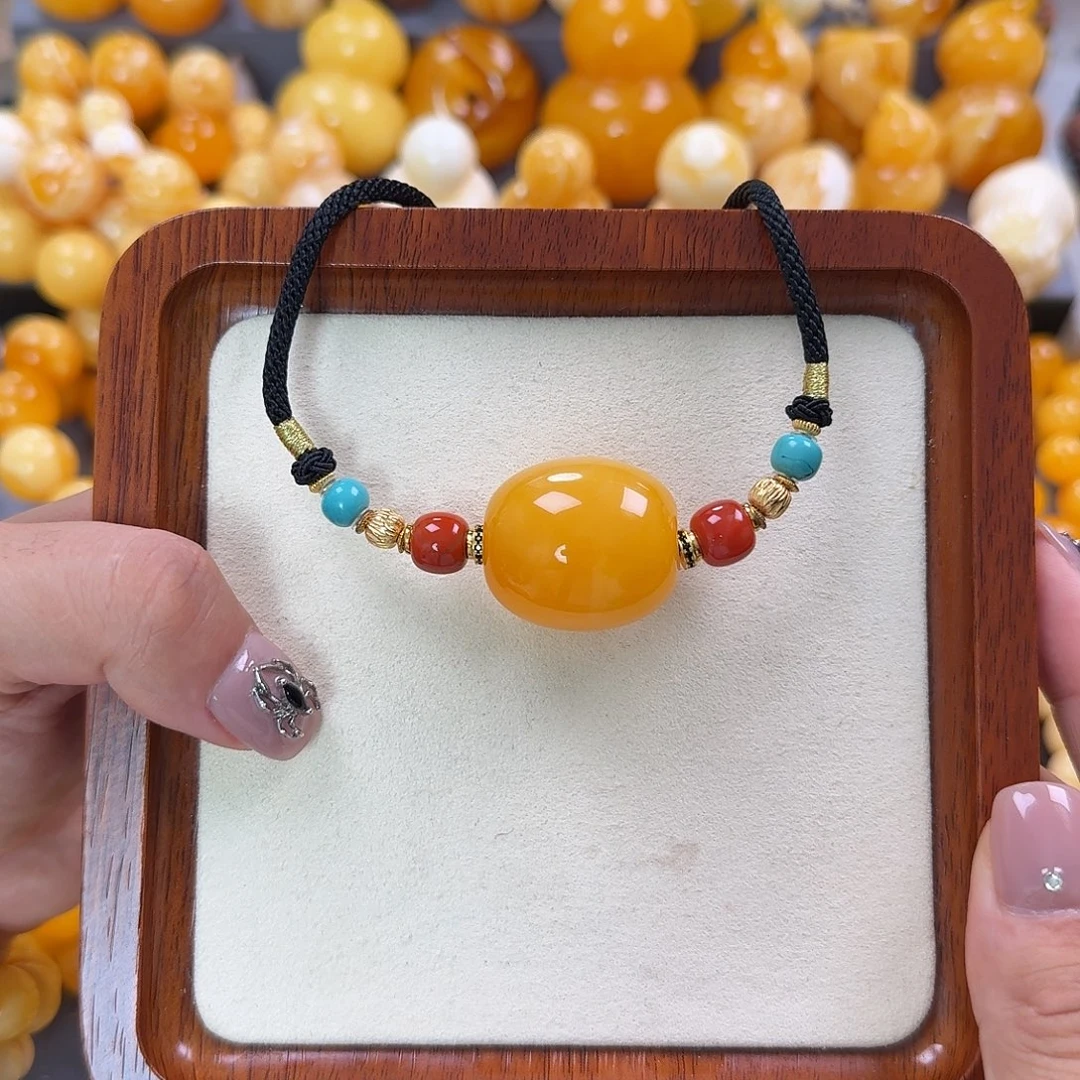 蜜蜡未镶嵌珠宝奇石