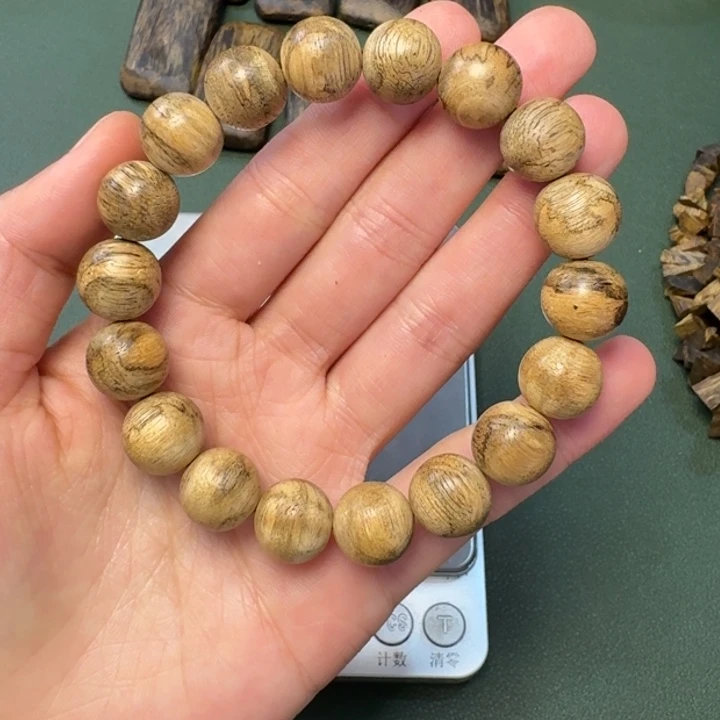 沉香手串小*进口达拉干老料8克