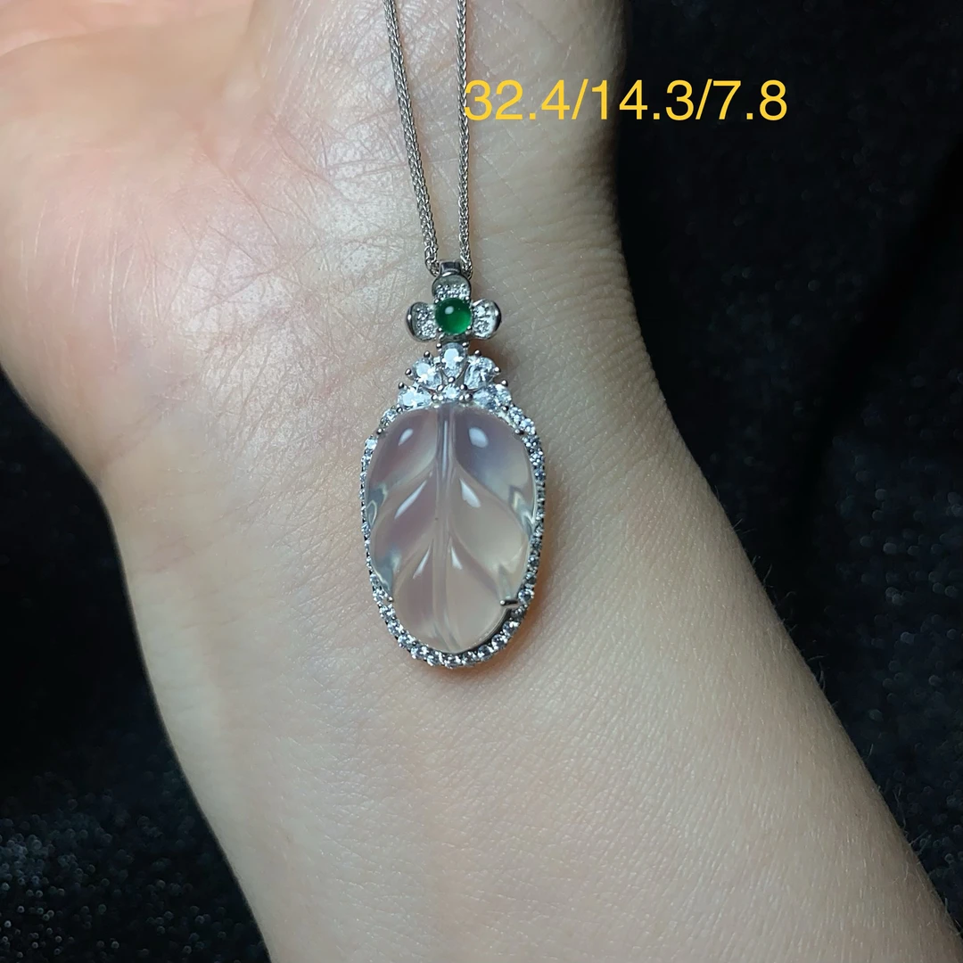 S925银镶嵌白色玛瑙玉髓金枝玉叶吊坠挂件锁骨链