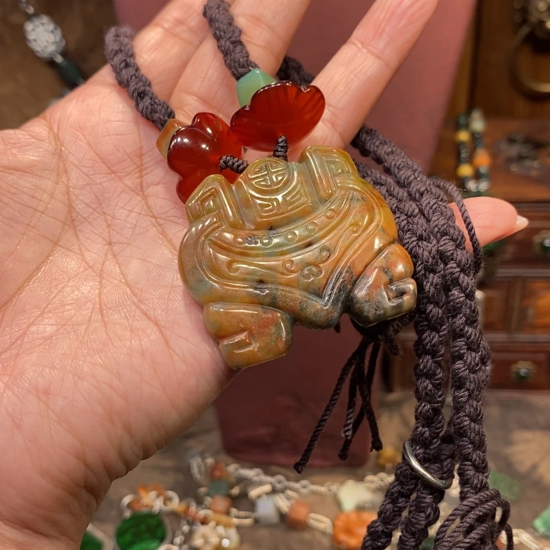 翡翠吊坠(赠链)未镶嵌