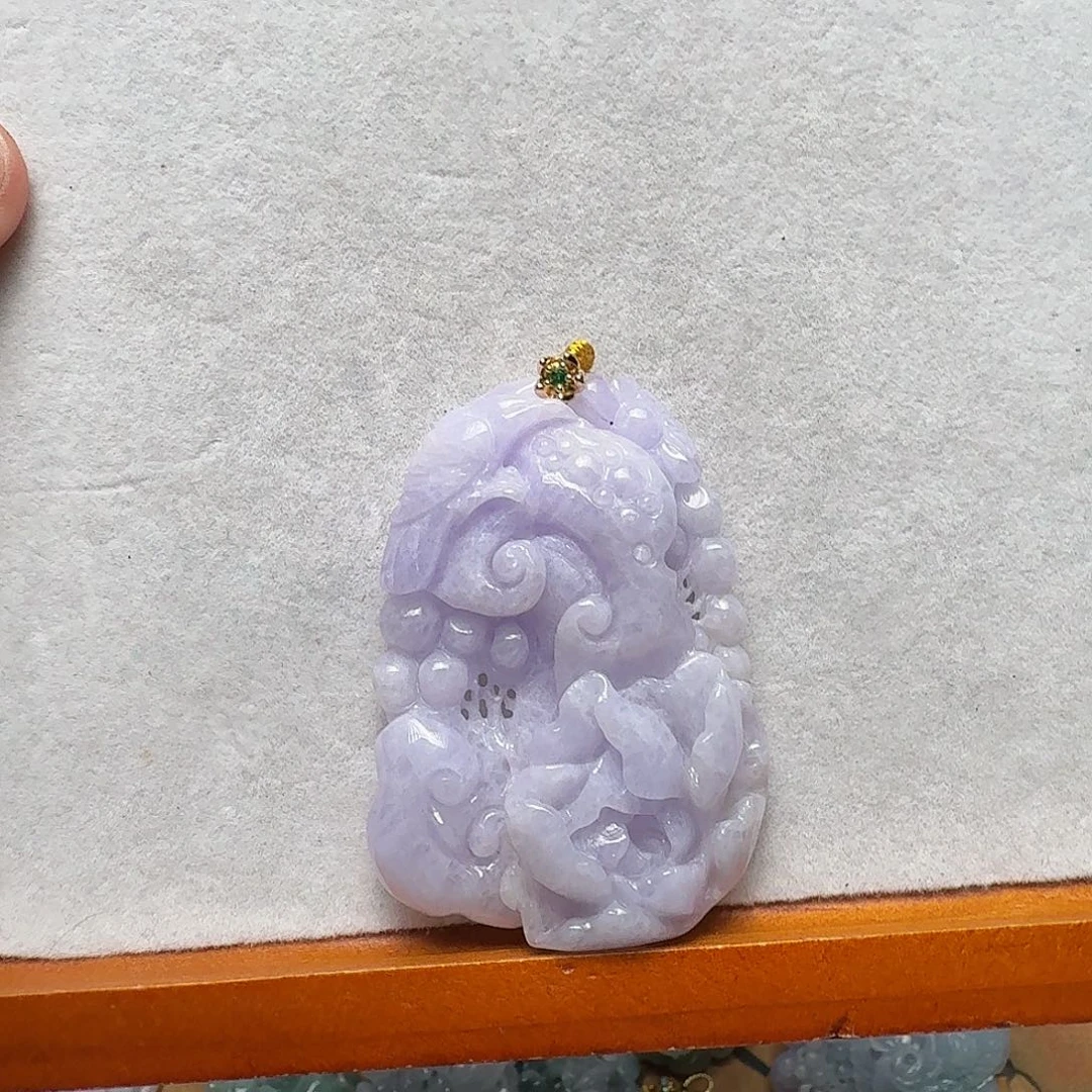 翡翠未镶嵌吊坠(赠链)