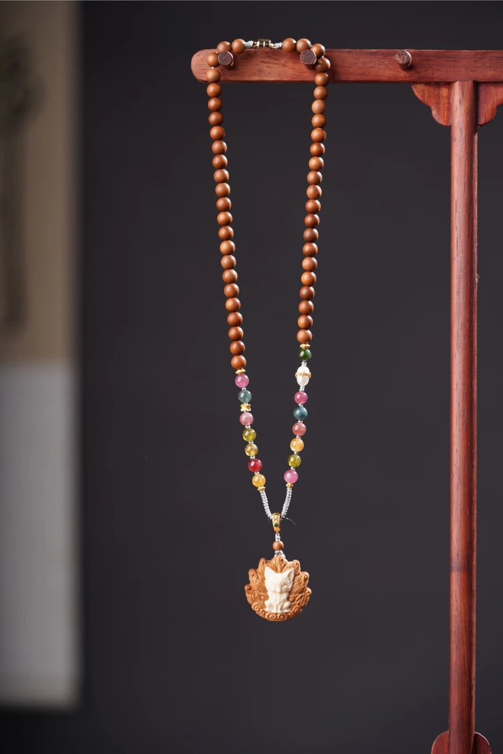 印度老山檀香木九尾狐凤九吊坠女款守护轻奢原创项链挂件