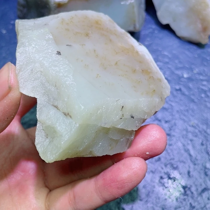 和田玉未镶嵌珠宝半成品