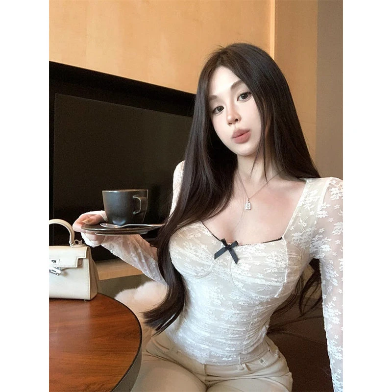 蕾丝钩花刺绣长袖T恤法式打底内搭褶皱打底衫女冬装短款上衣