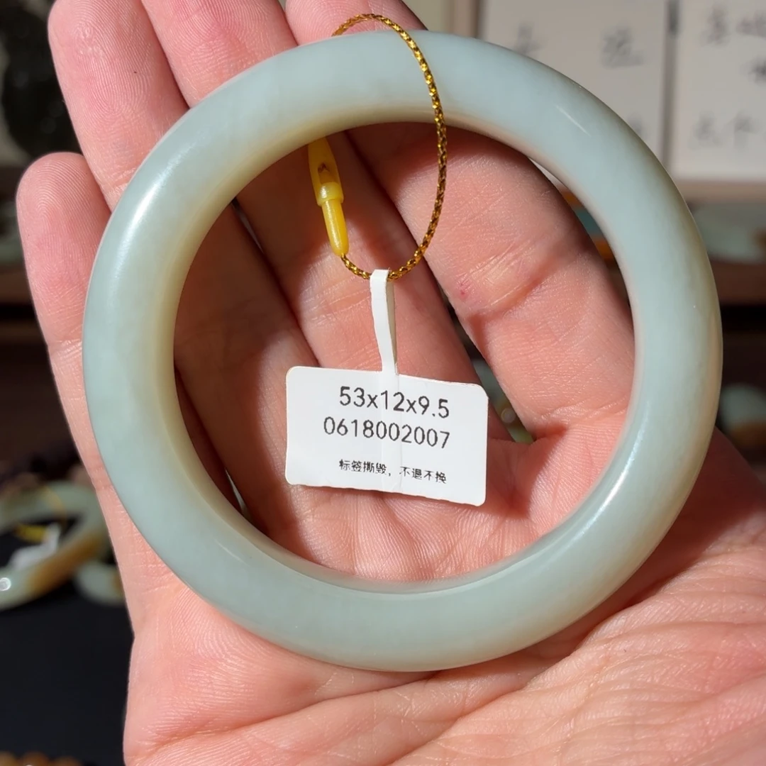 和田玉（糖玉）未镶嵌手镯