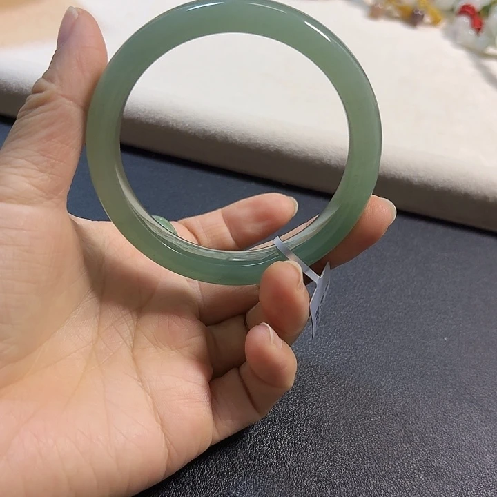 1***7石英质玉未镶嵌手镯