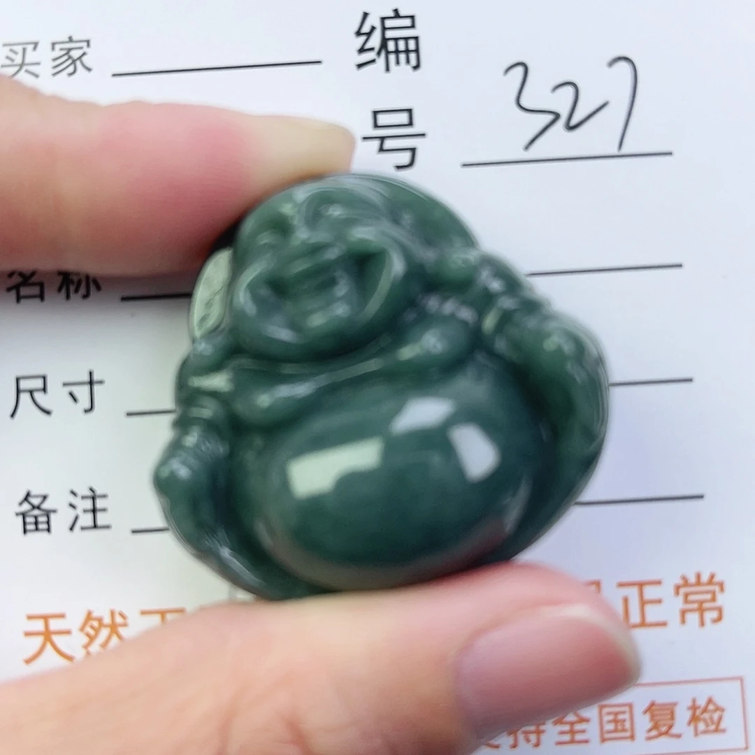 翡翠颈饰未镶嵌佛公