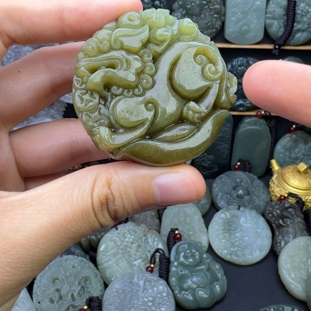 和田玉未镶嵌颈饰