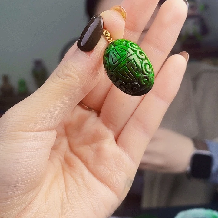 翡翠18K金镶嵌颈饰多样性