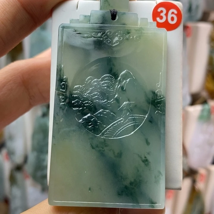 翡翠颈饰未镶嵌风**淡每天