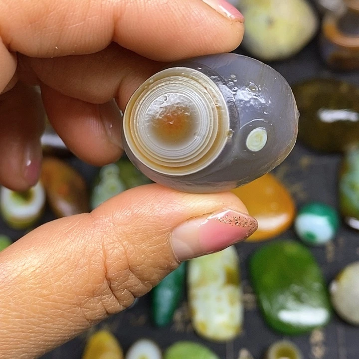 单眼饰品阿拉善奇石