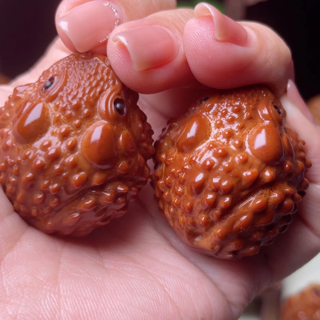 吊坠橄榄核金蟾手球